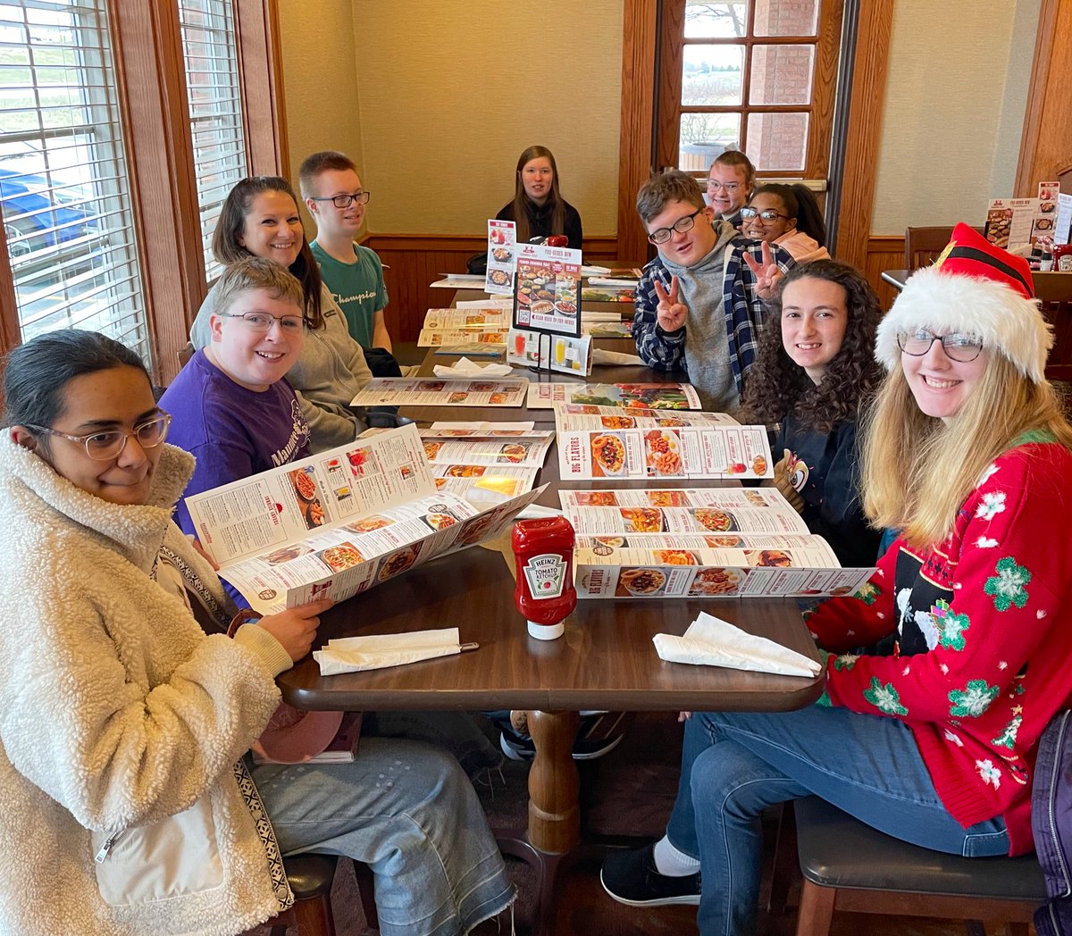 Your favorite #SuperPanthers are celebrating the end of 2023 with breakfast <a href="/BobEvansFarms/">Bob Evans Restaurants 🍳</a> 🍳🥞☕️

#fieldtripfun 
#WeAreMaumee 
#makelearningfun 

<a href="/maumee_schools/">Maumee City Schools</a> <a href="/mrs_cori_wagner/">Ⓒⓞⓡⓘ Ⓦⓐⓖⓝⓔⓡ</a>