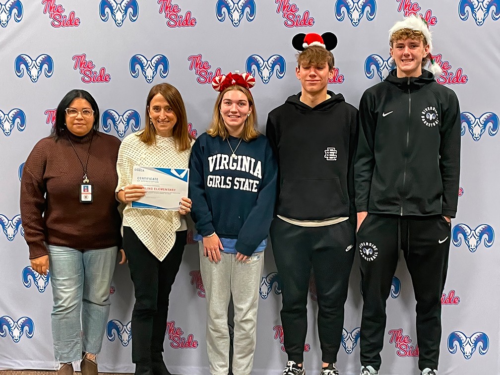 LCPS News (@lcpsofficial) on Twitter photo A big thank you to <a href="/RiversideLCPS/">Riverside HS</a> High School’s DECA chapter for its holiday community giving campaign. Read all about their many donations: lcps.pub/3v9fsCo A big thank you to <a href="/RiversideLCPS/">Riverside HS</a> High School’s DECA chapter for its holiday community giving campaign. Read all about their many donations: lcps.pub/3v9fsCo