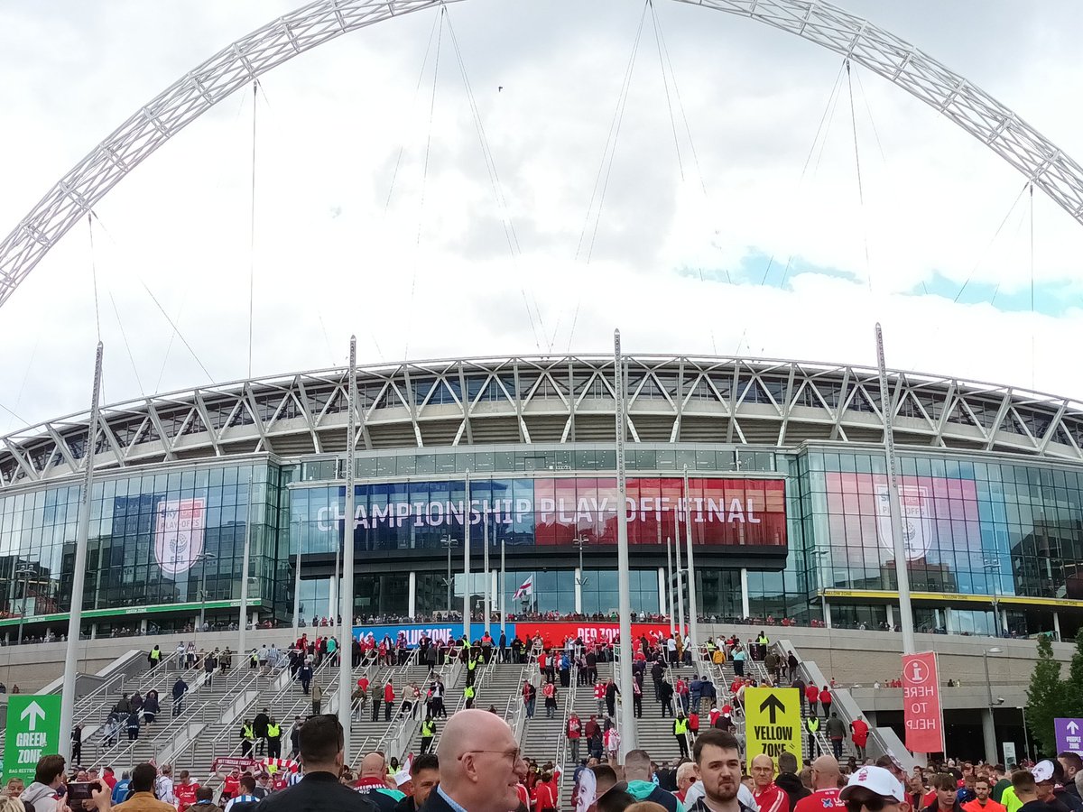RLad09's tweet image. #NFFC

Steve Cooper will be in my eyes the greatest manager since I've been alive to take over the club I love.

Gave me the best day of my life, I never believed that I could see my club I nthe premier league but he made it happen.

I wish you all the best Cooper #NFFC