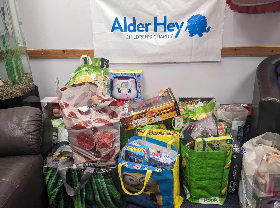 Mount PS (@mountpswallasey) on Twitter photo Huge thank you for all your donations for the Alder Hey toy appeal 🎅🏼🎁 Miss Byrne dropped them off yesterday <a href="/AlderHeyCharity/">Alder Hey Children’s Charity</a> Huge thank you for all your donations for the Alder Hey toy appeal 🎅🏼🎁 Miss Byrne dropped them off yesterday <a href="/AlderHeyCharity/">Alder Hey Children’s Charity</a>