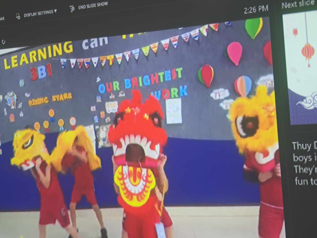 dondi64's tweet photo. Christmas Meeting
Vietnam-Hungary
After short presentations about our holidays we sang 2 songs and played Kahoot.Many thanks Lien Vit and her fantastic and cute class
https://t.co/sc6hHkJB2J
https://t.co/9DODulS8ED
#collaboration #vietnam #hungary #zoom #kahoot #miexpert https://t.co/LR48aGMizh