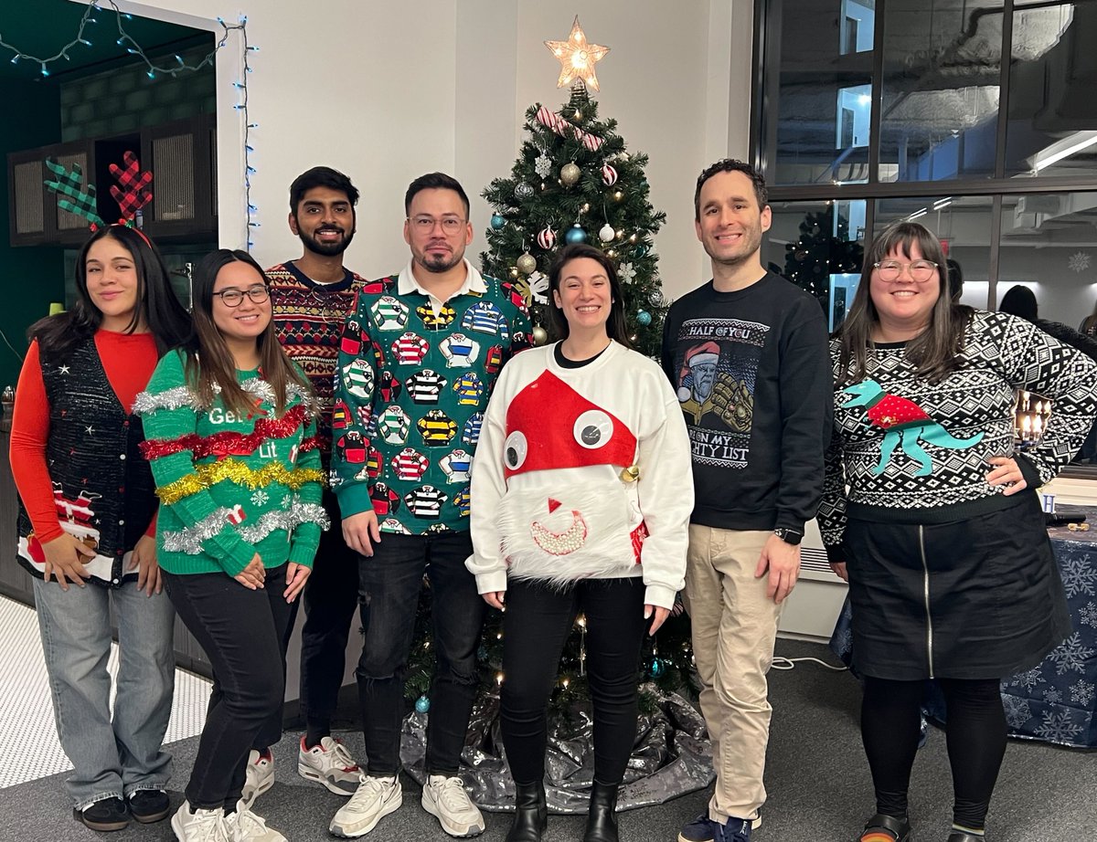ActionIQinc's tweet image. Remote season is in full gear with folks far and near, but for those still in NYC, the holiday cheer was clear as we gathered for a the last social hour of the calendar year!
#LifeAtAIQ #HappyHolidays