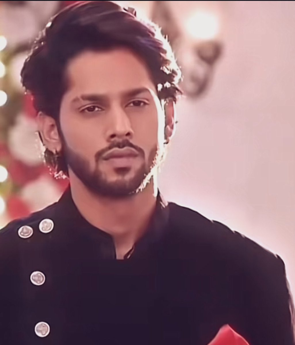 The color red suits her and The black color suits him 🔥

#KundaliBhagya #shalki