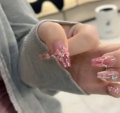 Every girl has a princess dream in her heart. Today is a charming little princess!