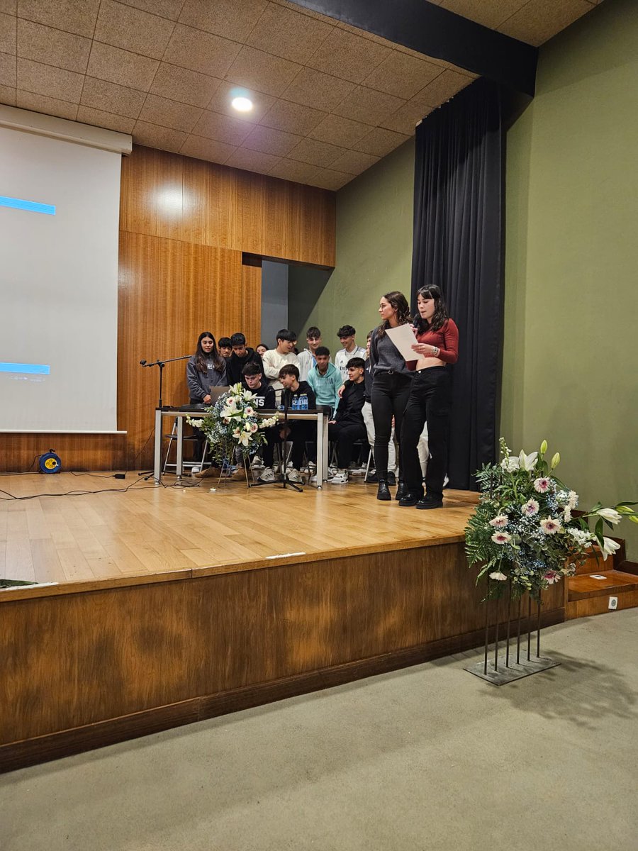 Ayer tuvo lugar, en Moraira, la V 'Trobada de Joves de la Xarxa Mai Més' de la Comunidad Valencian. Los Institutos participantes compartieron experiencias de memoria. La jornada estuvo organizada por el Instituto de Teulada, la @XEiM_PV y @amauthausen