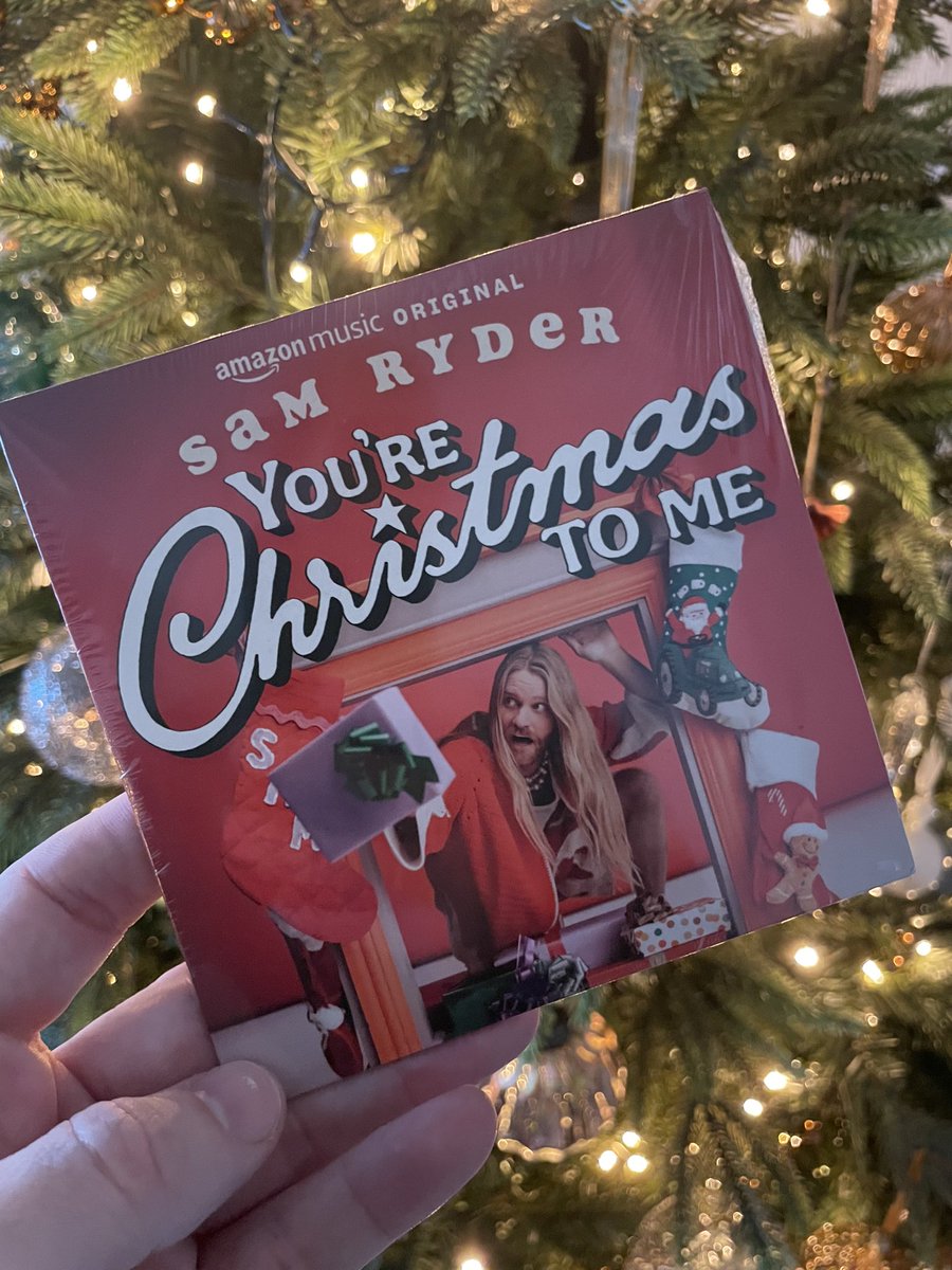 It’s here @SamRyderMusic 🥳😍😎🥳🤩🎅🏼🎅🏼🎅🏼 Let’s get #YoureChristmasToMe to Christmas Number ONE!!! 😍🥳😎🎅🏼