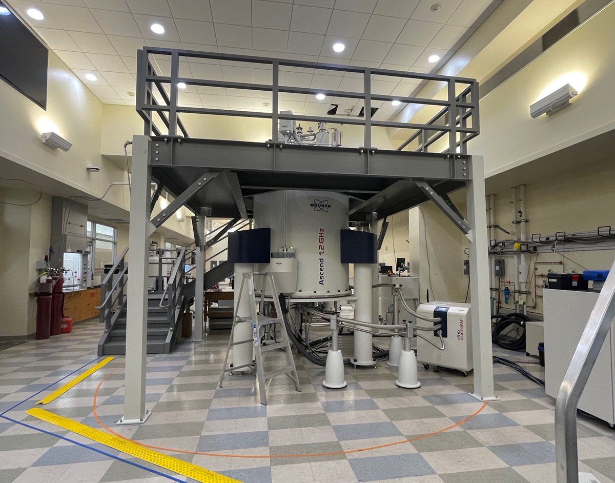 nmr900's tweet photo. . @Bruker announces first 1.2 GHz NMR installation in the United States at the National Gateway Ultrahigh Field NMR Center @OSU_CBC at the Ohio State University funded by @NSF   https://t.co/rBuumANcBM #NMRnews #NMRchat #NMR 🧲 https://t.co/U0SChLaMGG