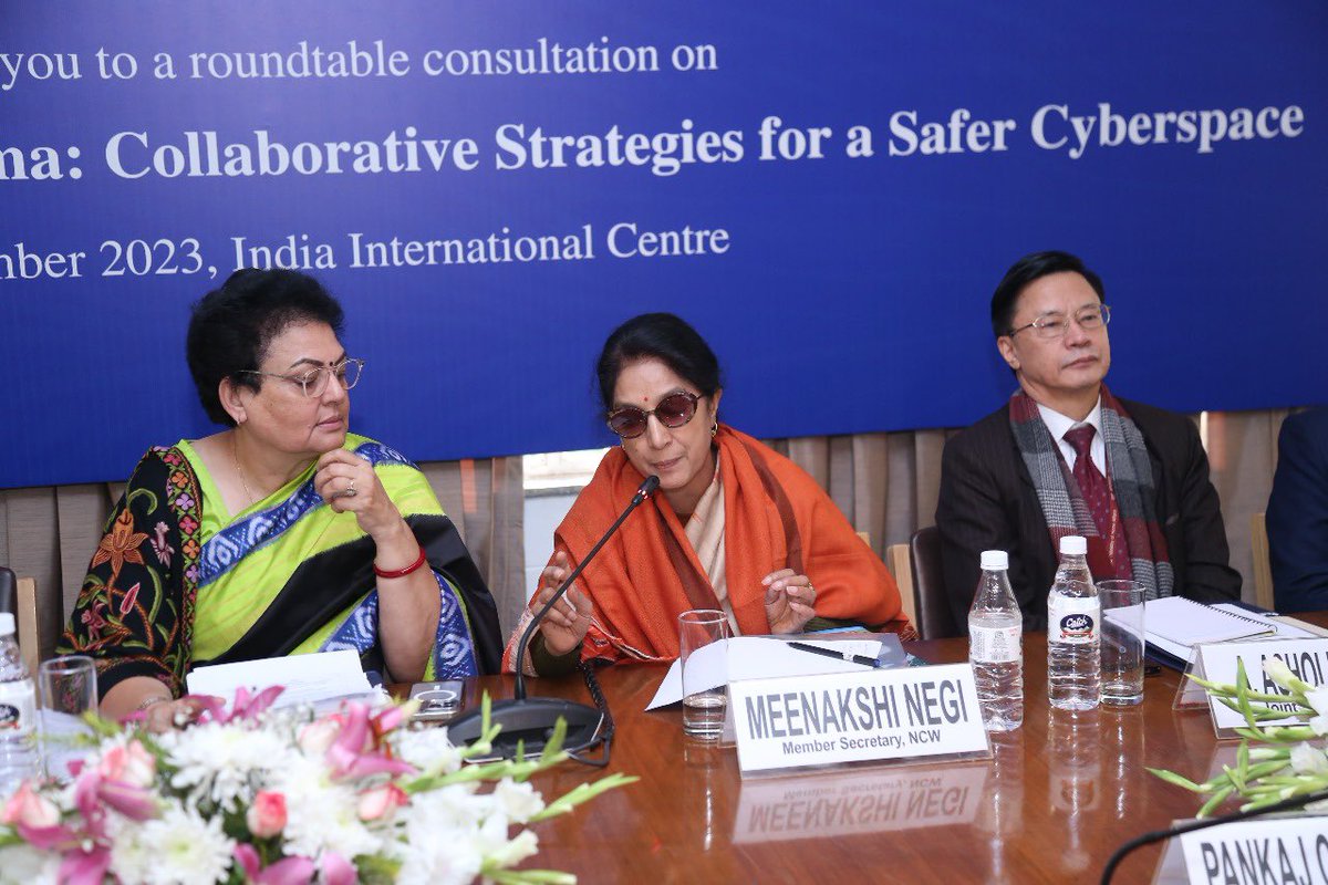 Chairperson Ms Rekha Sharma emphasised the urgent need to raise awareness among women on deepfake threats & encourages police to expedite cybercrime cases. Empowering women in tech remains a priority! #CyberSafety #EmpoweringWomen #NCW @sharmarekha @PIBWCD @cyberpeacengo…