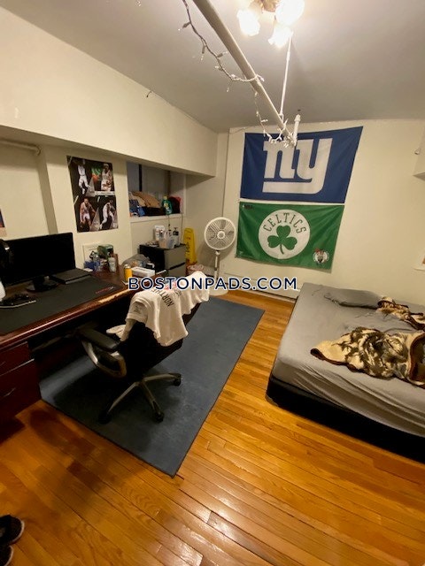 Northeastern/symphony Apartment for rent 4 Bedrooms 2 Baths Boston - $5,100: Amazing 4 bedroom 2bathroom unit in Symphony Hardwood Flooring Spacious Living Areas Laundry in Building dlvr.it/T0LYd7 #symphonyapartments #apartmentsnearsymphony
