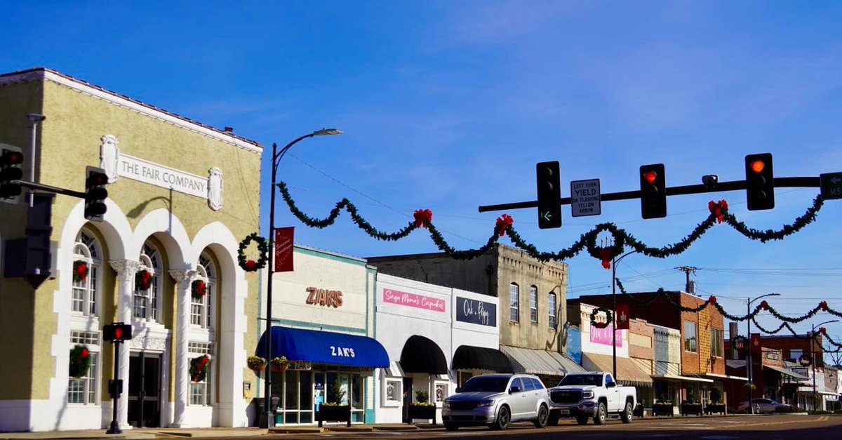 FairOil's tweet image. We just love our Main Street in Louisville! 
#FairOilFuelCard #FairOilCompany #FairFresh  #ServiceMatters