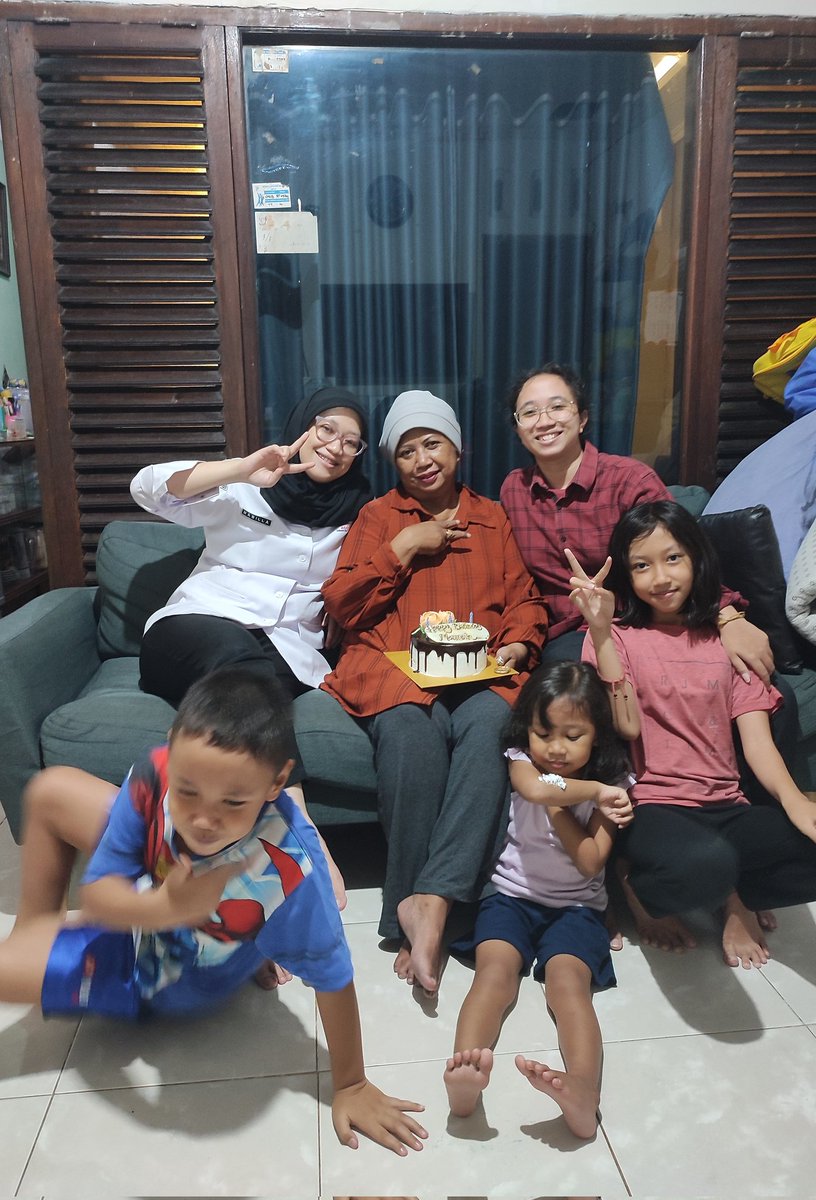 gomibak018's tweet photo. one year ago.. 
never expected it was your last birthday. 
till we meet again in Jannah, InsyaAllah❤ https://t.co/ZiyEZrBESt