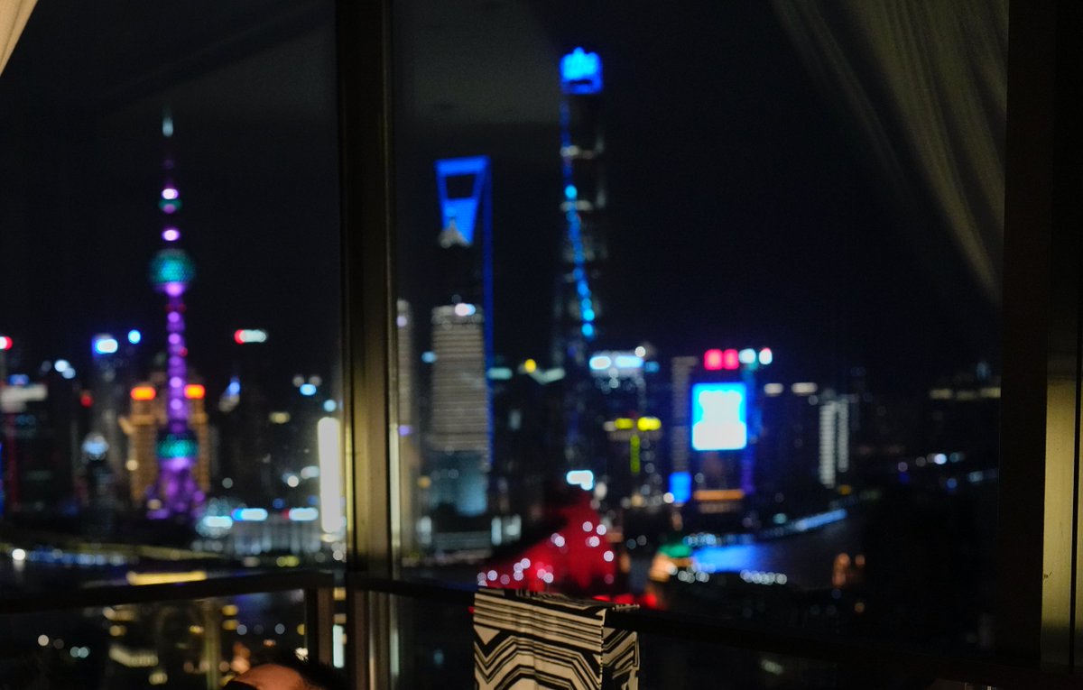 我统一说一下
无论是谁，我都不发我本人的照片
有机会可以先实际见个面聊聊
如果互相都觉得合适，可以下次再约玩/约拍

如果连见个面的时间都安排不出来，那我们之间没有实际约的可能性。

我身材外貌都一般，圈子里比我有名/粉丝多/热度高的人可太多了，我没有摆架子的资本，不发自己照片只为保护隐私