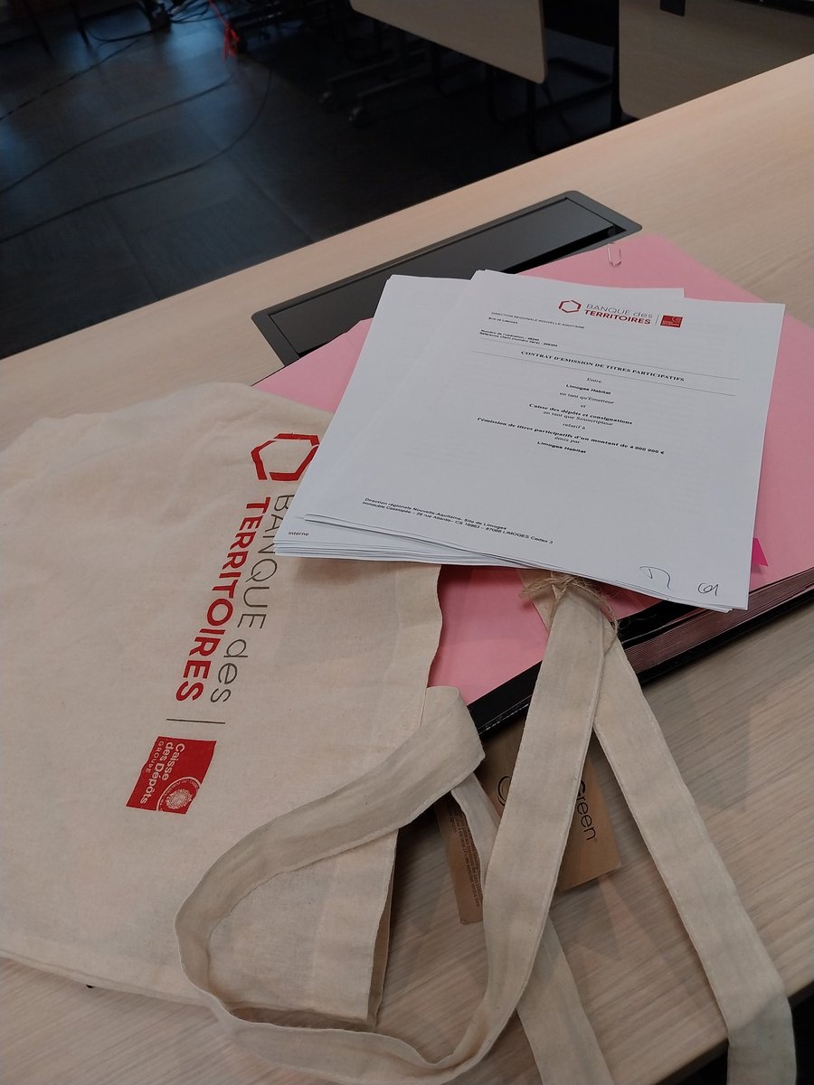 Limoges habitat (@limogeshabitat_) on Twitter photo Limoges habitat et la <a href="/BanqueDesTerr/">Banque des Territoires</a> renforcent leur partenariat avec la signature de 4 millions d´€ de titres participatifs. <a href="/CatherineMaugu1/">Catherine Mauguien-S</a> <a href="/LimMetropole/">Limoges Métropole</a> <a href="/UnionHlm/">UnionHlm</a> <a href="/federationOPH/">Fédération des Offices Publics de l'Habitat</a> Limoges habitat et la <a href="/BanqueDesTerr/">Banque des Territoires</a> renforcent leur partenariat avec la signature de 4 millions d´€ de titres participatifs. <a href="/CatherineMaugu1/">Catherine Mauguien-S</a> <a href="/LimMetropole/">Limoges Métropole</a> <a href="/UnionHlm/">UnionHlm</a> <a href="/federationOPH/">Fédération des Offices Publics de l'Habitat</a>