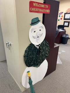 Massey Services is filled with holiday cheer! Our corporate offices brought their A-game with decorations. Whether baking cookies, bringing in canned goods for a food drive, wearing festive holiday attire, or filling out cheer cards, our Massey Team Members always shine!