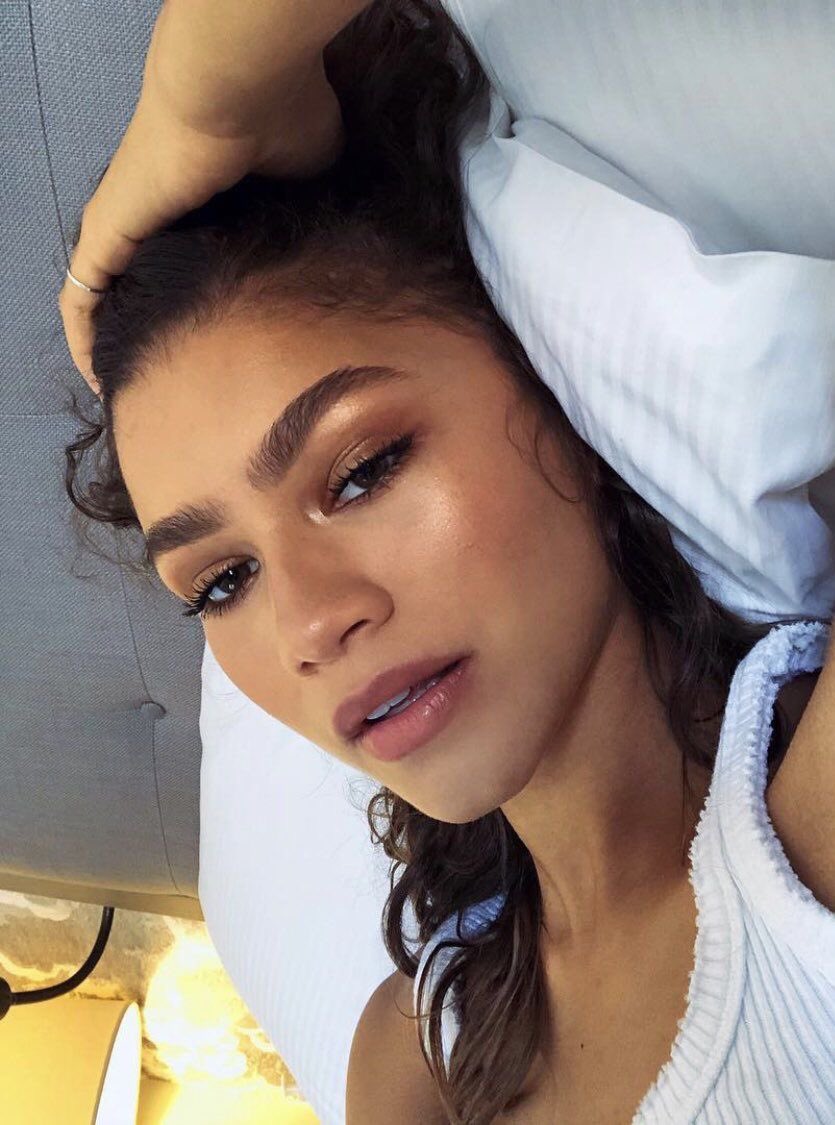 tomsnapchats's tweet photo. Zendaya selfies are so 🥵 ( Tom won 😊) https://t.co/yq7ujl1UmO