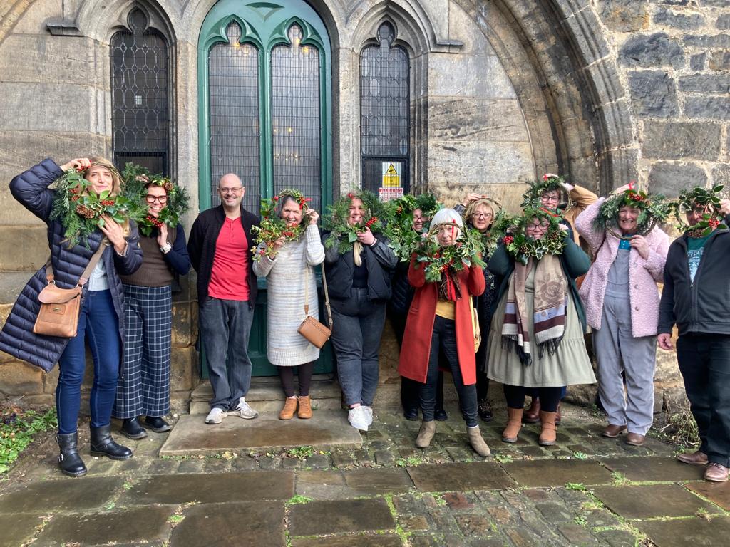 We had a lovely foraged festive wreath making with @HydeParkSource yesterday across the road in the Gatehouse- come join us for rag rug wreath making tomorrow from 10 and drink tea, eat cake and relax in lovely surroundings. Tickets available here. eventbrite.co.uk/e/773694018637