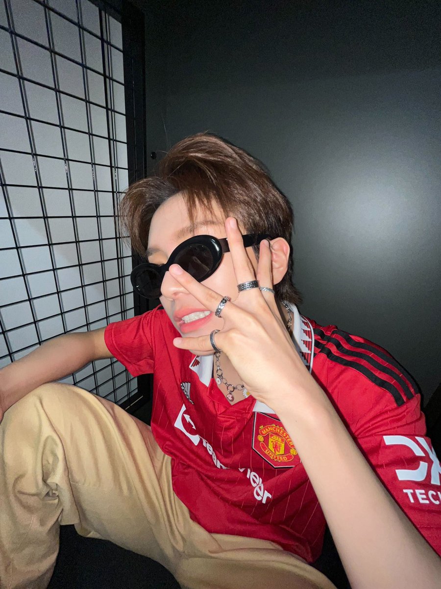 aoonhak's tweet image. ㅤ
ㅤㅤ Inkigayo MC? That's me, Woonhak! 😎
Menjadi seorang MC sebuah acara musik merupakan salah satu hal yang aku impikan, kini aku telah mendapat kesempatan tersebut dan akan terus bekerja keras agar tidak mengecewakan kalian semua. 🫶
ㅤ