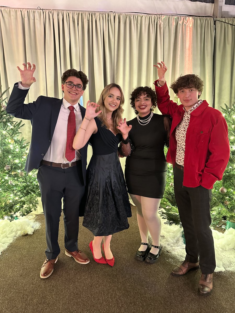 Some #PAWSUP action spotted last night at the @VP Residence and Holiday party: @FIUSGA President and Trustee Alexander Sutton with other @fiu_sipa student leaders and @FIUalumni : Hayley Serpa, Kailey LaChapelle and @fiuhonors Hamilton Scholar Ness Cruz #HappyHolidays #305to202