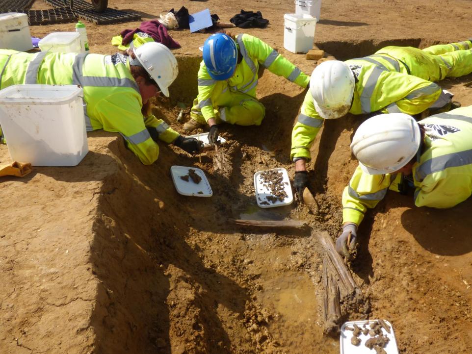 Analysis of man's remains from Cambridgeshire #RomanoBritish farmstead suggest he originated from area that is now #Ukraine. 📰: huntspost.co.uk/news/23997908.… #RomanBritain #Cambridgeshire #RomanArchaeology #A14 #OffordCluny #Archaeology