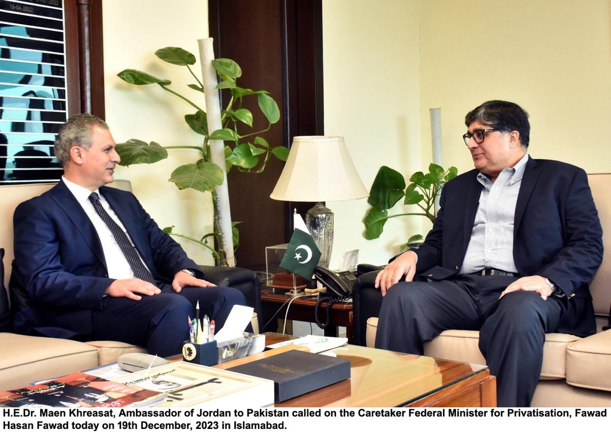 H.E. Dr. Maen Khreasat, Ambassador of the Hashemite Kingdom of Jordan in Pakistan called on the Caretaker Federal Minister for Privatisation, Fawad Hasan Fawad, today at his office. Details available at privatisation.gov.pk/NewsDetail/ZGN… @GovtofPakistan @fawadhasanpk @maenkhreasat