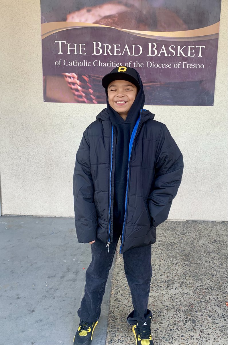 ccdof_fresno's tweet image. St. Elizabeth Catholic Church, through their Knights of Columbus, exemplified compassion by donating jackets to Catholic Charities for distribution to our neighbors in need. #generosity #communityassistance