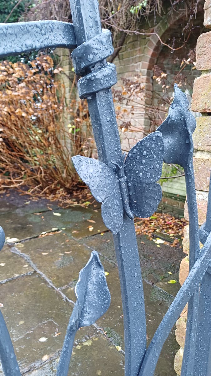 Foul weather for an install, especially when you've got Covid, but these leafy gates are in & working well. Just need to return on a dry day to dab some paint on bolt heads. #garden #landscaping #design #madeinkent #handmade #craft #fern #leaves #butterfly