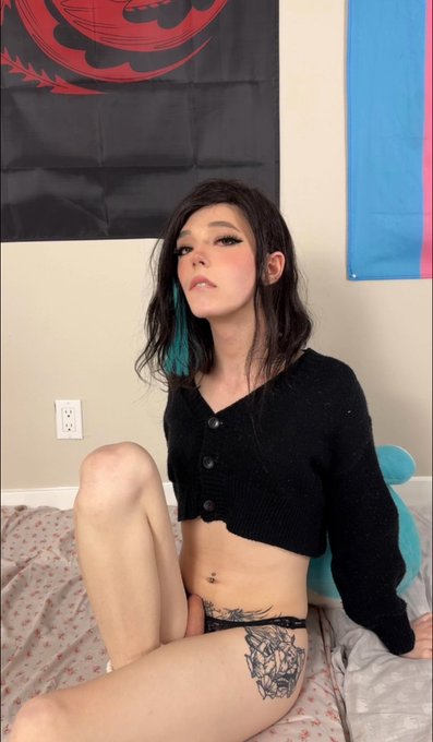 Typa girl who don&rsquo;t know if it&rsquo;s AM or PM 😵🤭 https://t.co/igRgBNY11g<a href="/tag/feet"class="tags"><span>#feet</span></a>