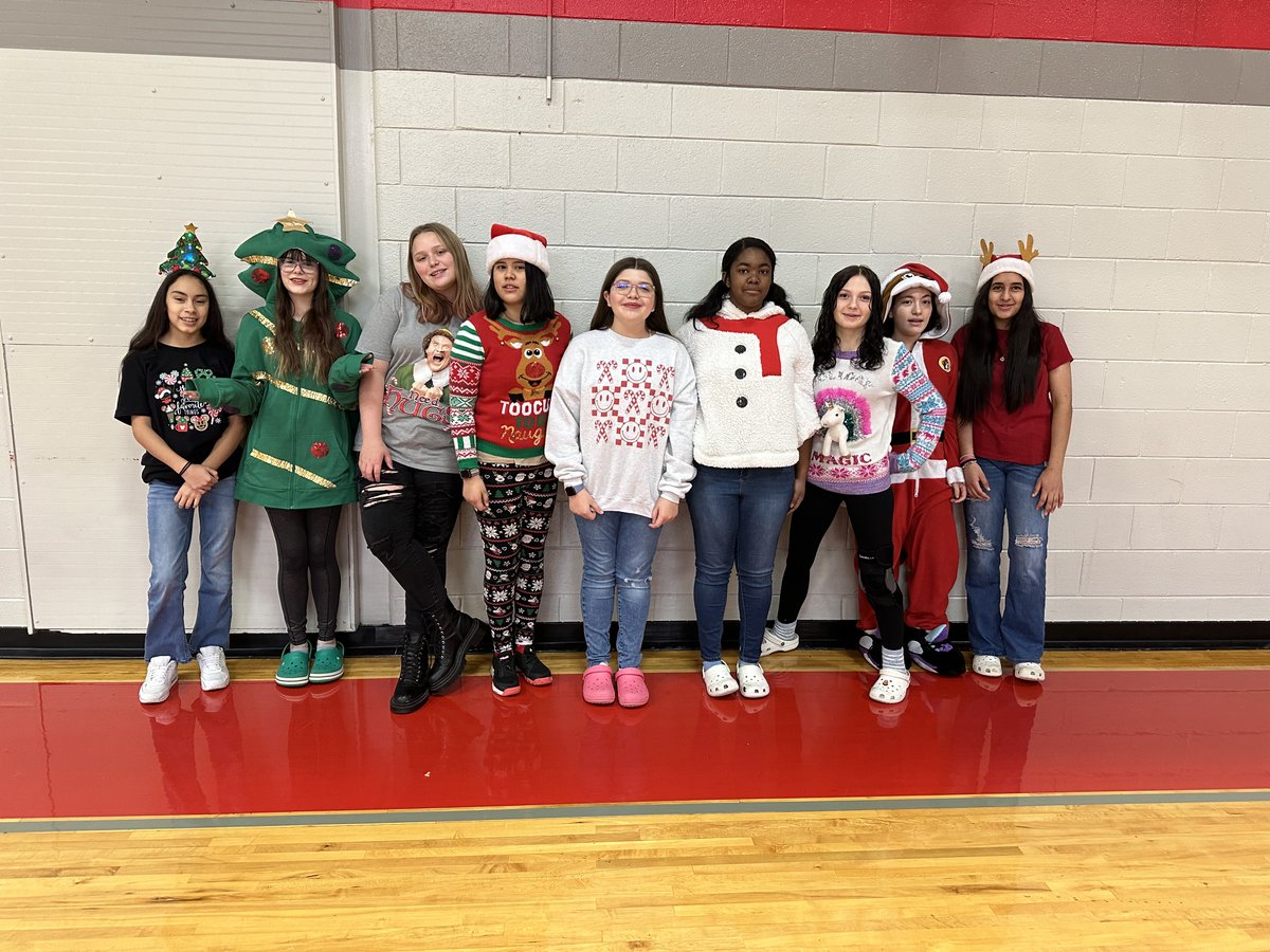 Happy Holidays! Our 7th grade girls Athletics celebrated with a Holiday FUN day! #hurstisfirst @hebisd