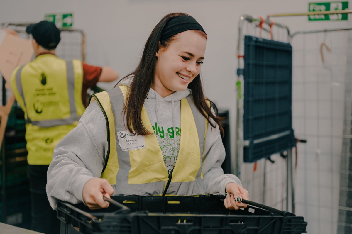 Calling all volunteers! 📢 Join us in the evenings for FareShare Greater Manchester and make a difference in your community. 🙌 Together, we can tackle food poverty and ensure no one goes hungry - email today voladmin@emergemanchester.co.uk #volunteer #FareShareGreaterManchester