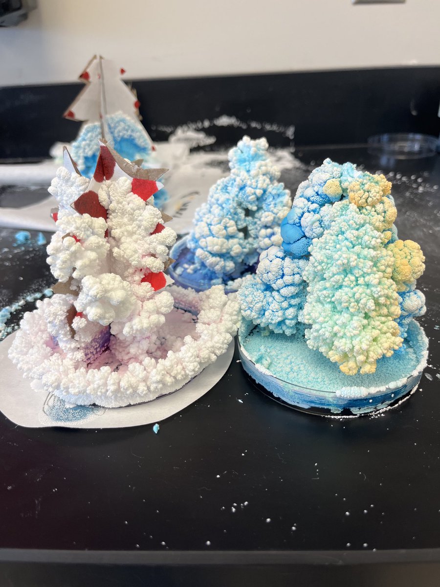 Lancer Chem students “grew” their own snow for the first lab of the week before break!! ⁦<a href="/LakewoodLSD_HS/">Lakewood High School</a>⁩ ⁦<a href="/lakewoodlocalsd/">Lakewood Local Schools</a>⁩