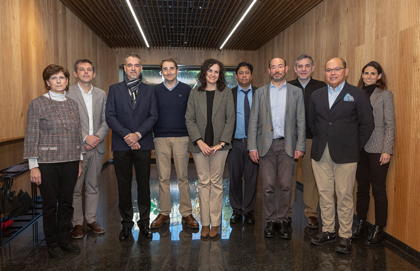 Juan Carlos Hernández Peña, profesor de <a href="/derecho_unav/">Facultad de Derecho</a> y experto en regulación de inteligencia artificial: "La ley de la Unión Europea está pensada para garantizar los derechos fundamentales de las personas".
👉 unav.edu/noticias/-/con…