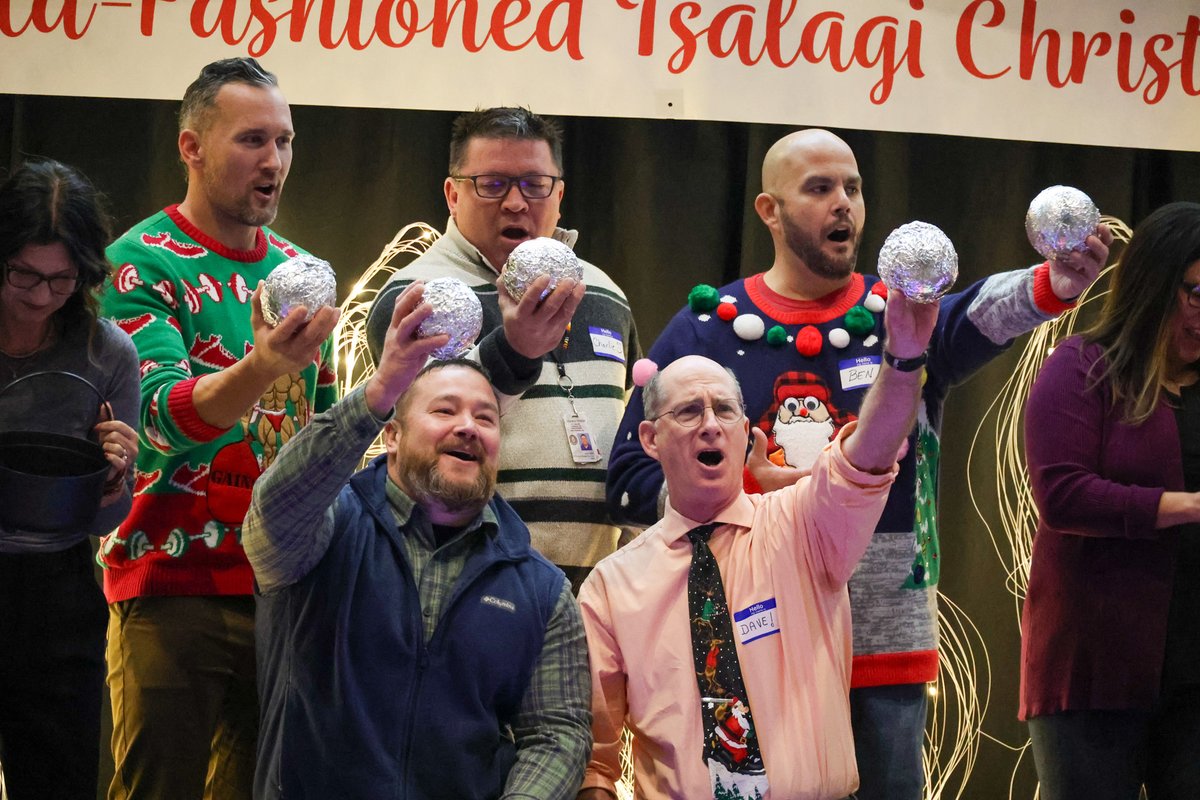 Cherokee Nation Public Health employees recently gathered for their Christmas party in Tahlequah! 🎄❤️ 

Chief <a href="/ChuckHoskin_Jr/">Chief Chuck Hoskin, Jr.</a> joined the festivities and got to enjoy the Public Health employees performing a Cherokee Christmas song!