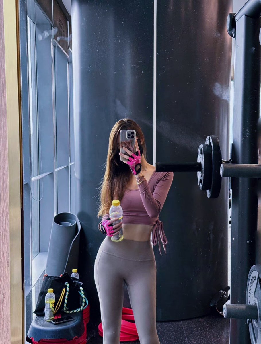 2024_GIRLS's tweet image. You Like ME