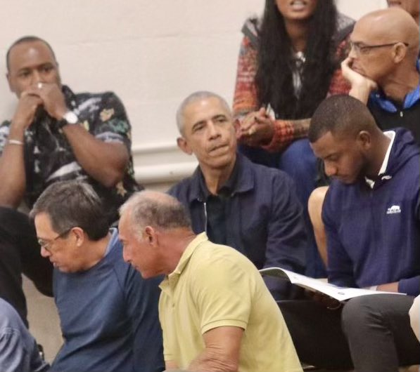We had a VERY special guest show up at the @iolaniclassic last night - the 44th President! Thank you @BarackObama for supporting the teams and players! @nikebasketball Photo credit @CoachDeLuca1