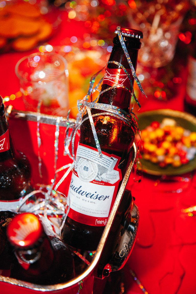 Estas navidades brindamos con unas Buds. 🍻

#SmoothXmas #YoursToTake