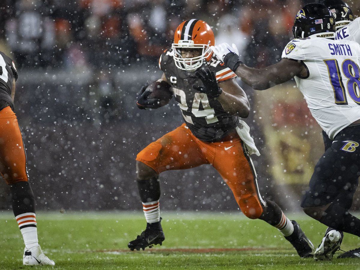 EverettBrock88's tweet photo. 9-5 is great and all but words can’t describe how much I miss watching this guy play on Sundays 
#DawgPound https://t.co/I6liMu53on