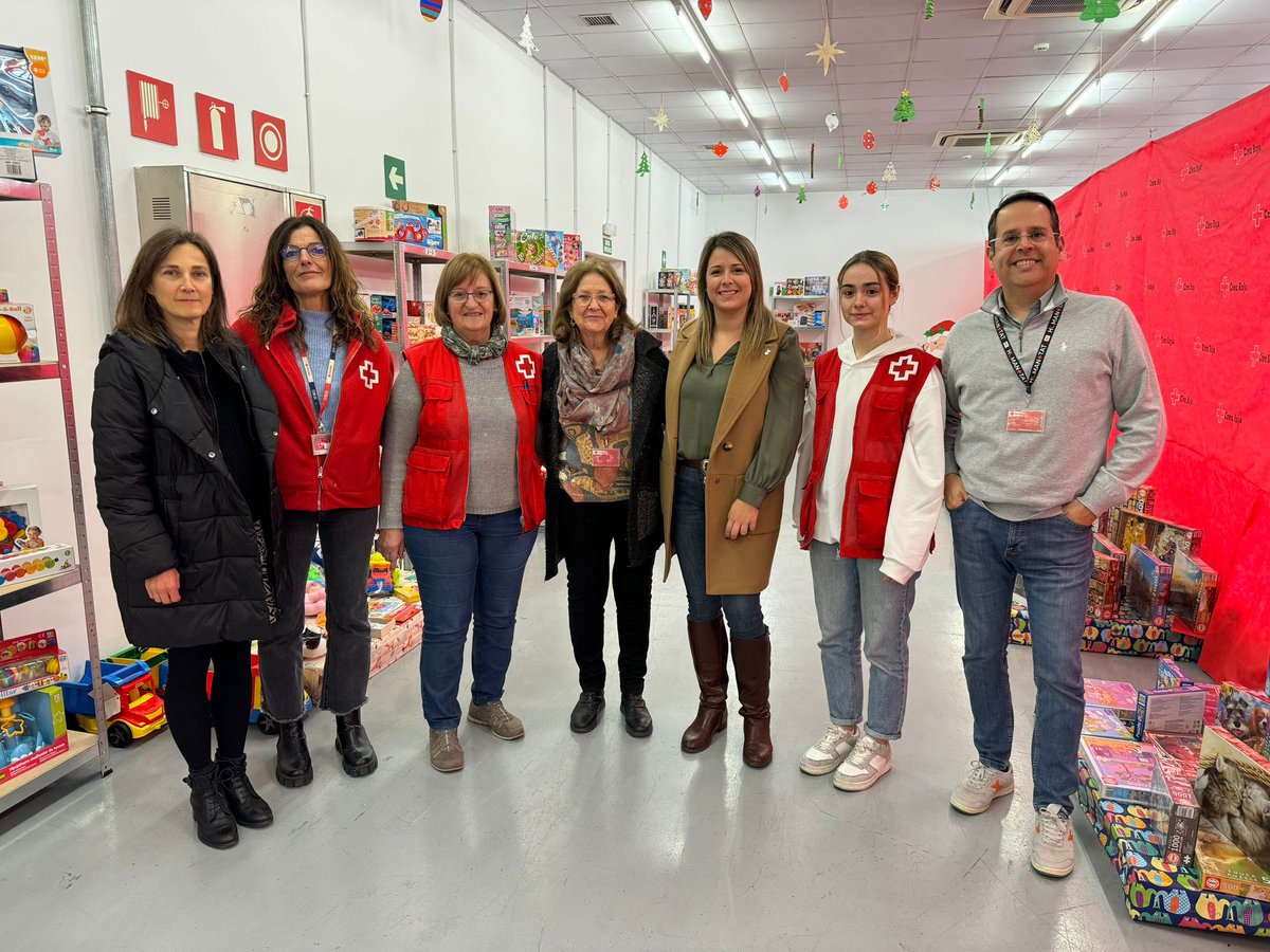 ➡️ Avui a la Creu Roja Sabadell recollida de fons econòmics i de joguines #Elsseusdretsenjoc. 👫 Es pretén arribar a infants menors de dotze anys en risc d’exclusió social. 🧩 Els lots inclouen tres articles: una joguina principal i dues complementàries.