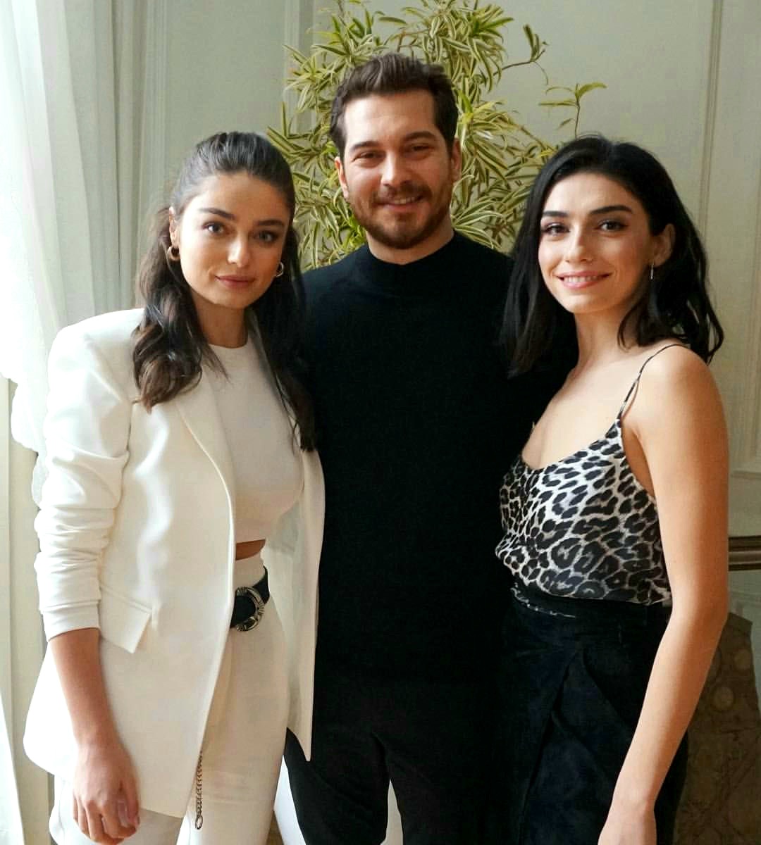 🤍🖤🥵.

#cagatayulusoy #ayçaayşinturan #theprotector