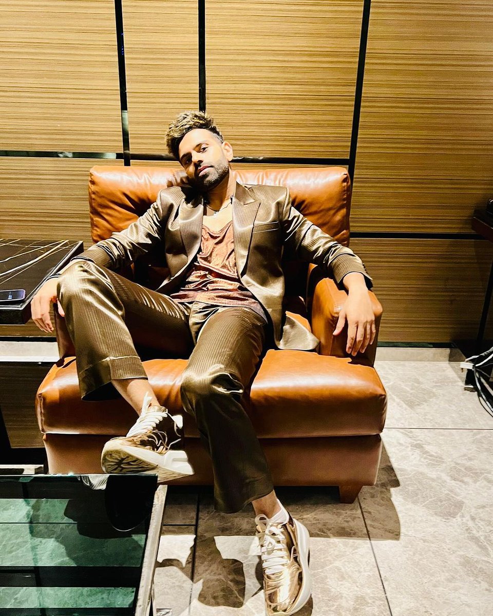 Sreeram_singer's tweet image. 🤎

#SRC #Sreeramachandra