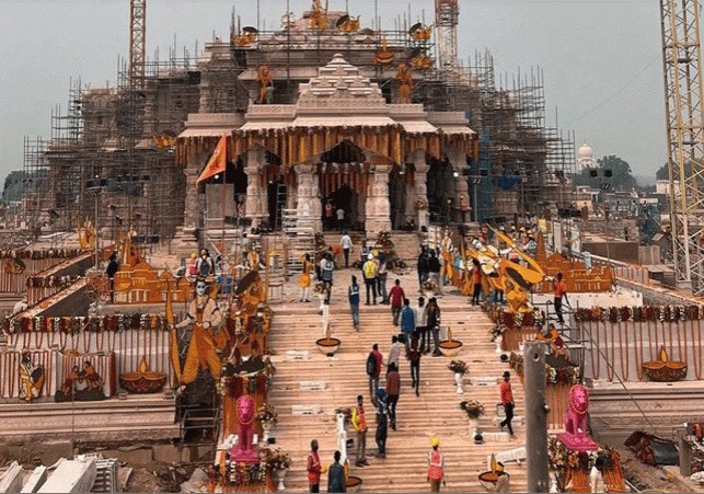ActivistRaj's tweet photo. Ram Mandir in Ayodhya:

"Ram Lala’s idols are being made by three sculptors- Ganesh Bhatt, Arun Yogiraj and Satyanarayan Pandey. Out of the three, the idol that brings to life the tenderness of a five-year-old child will be chosen". — Shri Ram Janmabhoomi Teerth Kshetra. https://t.co/blWR0oKuRg
