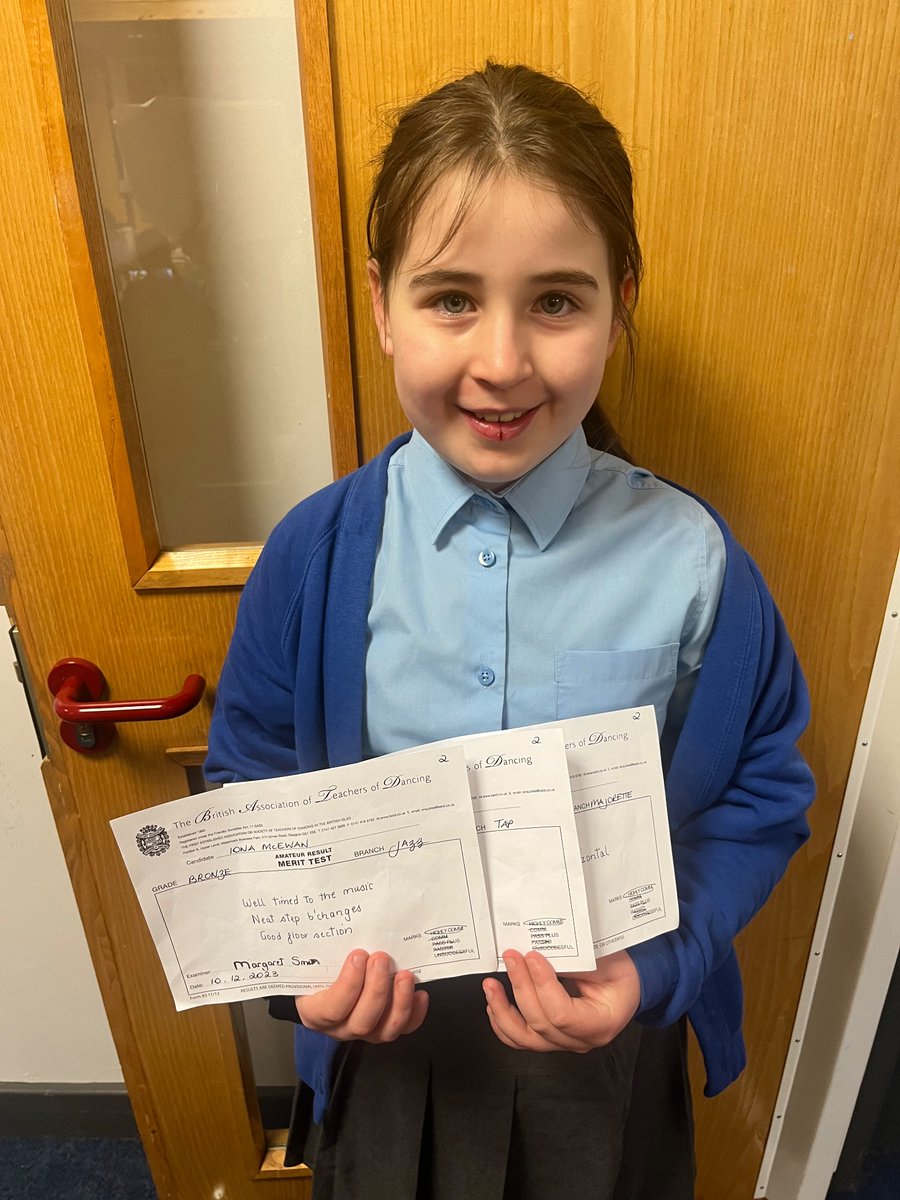 P.6/5 are fortunate enough to have a dancing queen in their midst 🩰👑. Congratulations on your exam results, I! What a brilliant achievement across the board! We are so proud of you! ⭐️ @OLAPrimaryGlas @PrimaryFisher #Dance #WiderAchievement