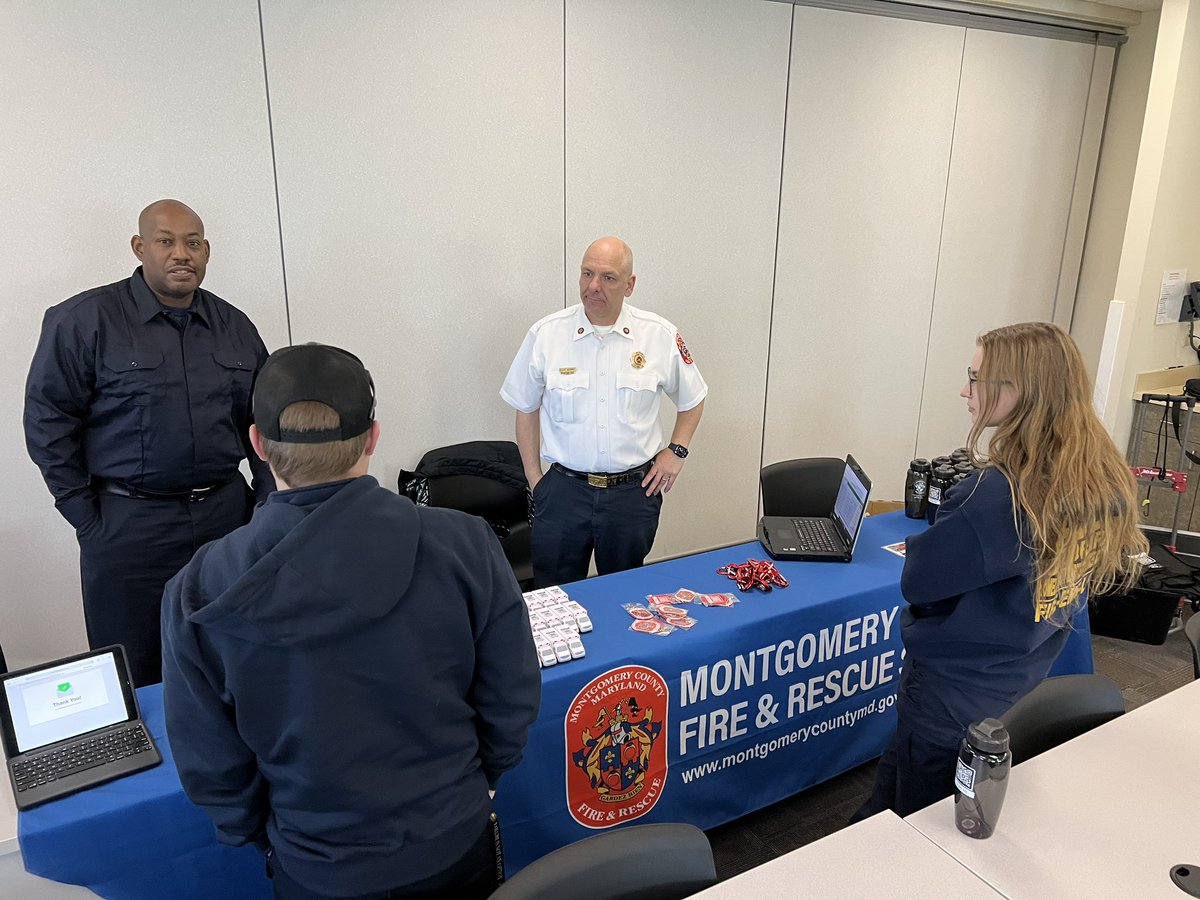 OHSPSA1's tweet image. Today the Montgomery County Fire Rescue stopped by for a recruiting presentation, thanks BC Blake #keypartner @mcfrs_news #cte #fire #ems #firstresponders @mcfrs @oactep @OJSHSLearns