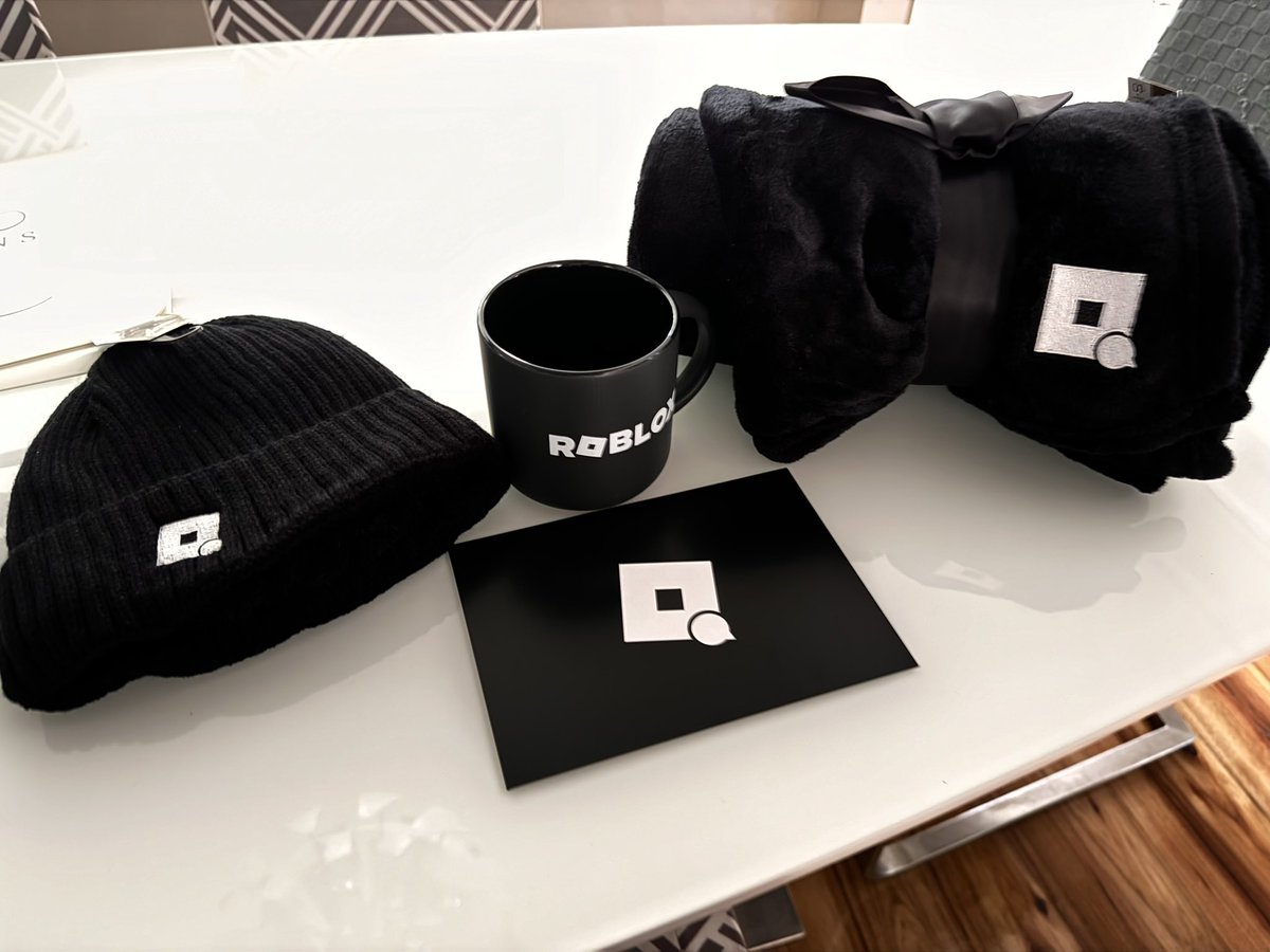 Hooray! Thank you so much <a href="/robloxdevrel/">Roblox Developer Relations</a> for the feedback gift! Truly wonderful and cozy package the team put into it! ❤️