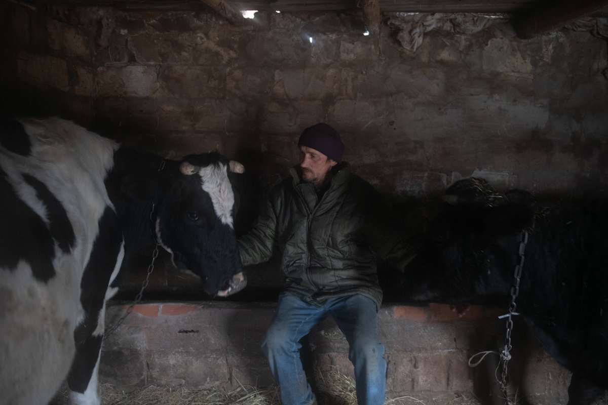 My native Kharkiv region. After more than a year of deoccupation, few people have returned to the bombed villages, the land is still completely mined, no electricity, but the power of the home is winning. For @thetimes with @marcbennetts1 & @KatyaMalofeyeva