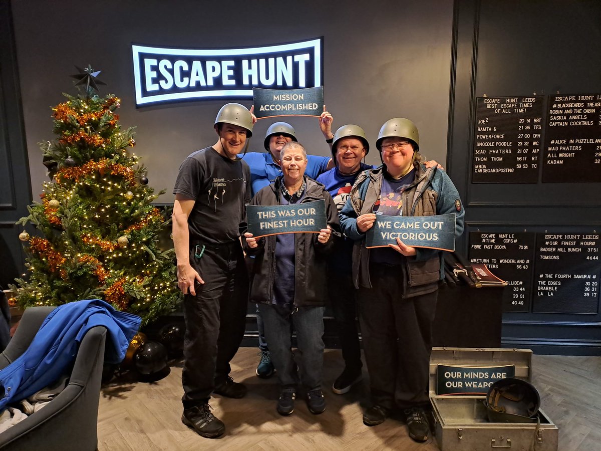 Had a great time at #Leeds #EscapeHunt on my sisters birthday 🎂😁😁.  Managed to save London in #OurFinestHour with 6 seconds to BOOM! 💣 time #phew!