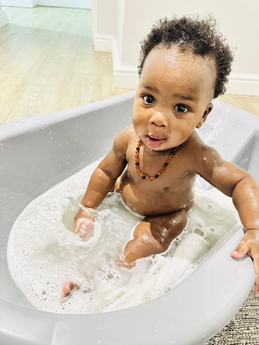 manqoba_ngubo's tweet photo. Day 2 (almost done! Yerrr, it’s been a tough one kodwa. 😩😝) Bath times are our happiest moments in this house. 😁💫❤️  #DadChronicles https://t.co/ahocHkJvix