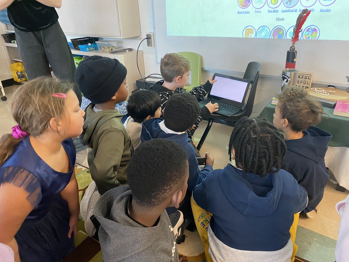 What a busy and amazing day! We started our day making snowflakes for our performance! Thanks <a href="/HaughianSEL/">HaughianSEL</a> for the help! We also had our annual Baby Jesus Luncheon today! K took time to show his classmates how to add images into Canva! #ocsbCommunity 🎄