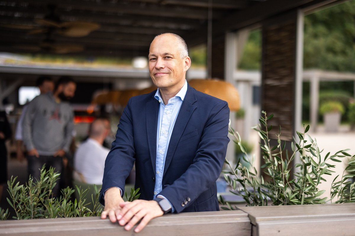 Dr. Oliver Pott tweet media