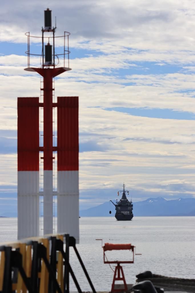 Bajo órdenes del Comando Conjunto Marítimo, el Patrullero Oceánico ARA Piedrabuena de la <a href="/Armada_Arg/">Armada Argentina</a> comenzó una operación de vigilancia y control de los espacios marítimos en la zona económica exclusiva y área adyacente de dominio argentino.