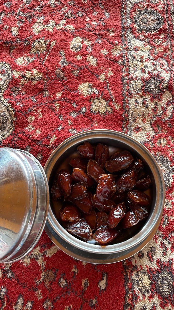 ajmi_02's tweet photo. الكيف دلّه واستكانة ورق شاي
" وعيدان رمثٍ تونا حاطبينه https://t.co/kRMI1he6eK